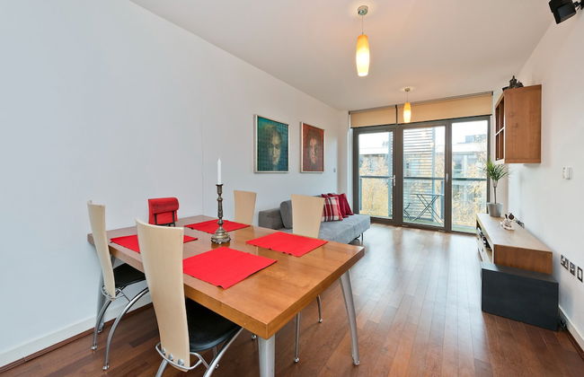 Spacious Flat With Balcony Close to the River in Greenwich by Underthedoormat - Foto 10