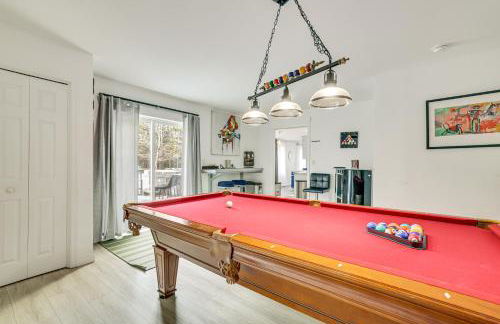 Fire Pit and Hot Tub Peaceful Poconos Farms Getaway - Foto 13