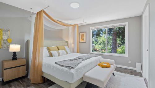 Chic Kirkland Home Overlooking Windsor Vista Park - Photo 2