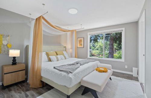 Chic Kirkland Home Overlooking Windsor Vista Park - Photo 2