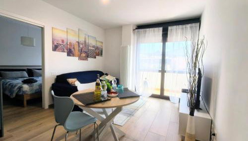 Moderno bilocale con balcone e posto auto a Trento - Foto 2