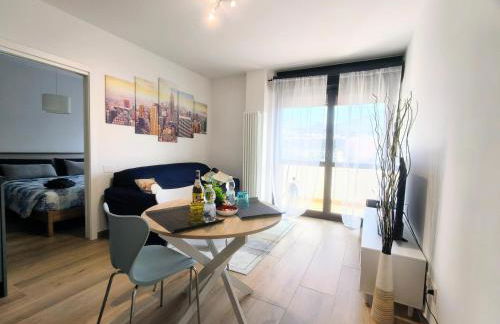 Moderno bilocale con balcone e posto auto a Trento - Foto 2