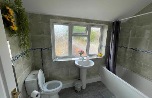 Large Stylish 2 Bedroom Apartment Stevenage Sleep 6 - Foto 32