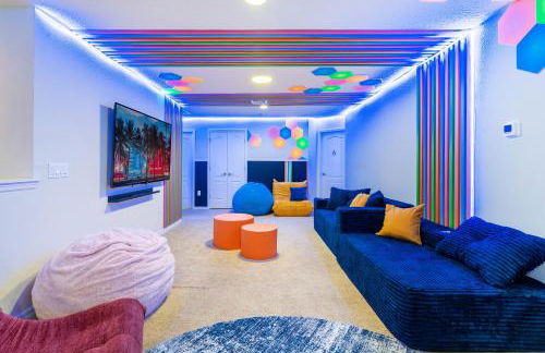 Luxury 8BR Villa with Pool, Spa, Theater & Game Room near Disney - Foto 54