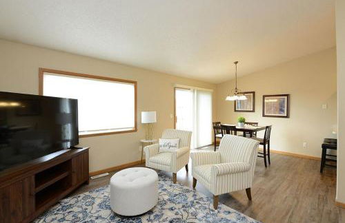 Updated Twin Home near Sanford Medical Center - Foto 7