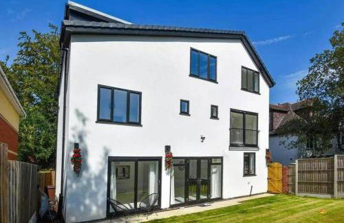 8 Bedroom House Sleeps 20 - Private Garden - Foto 19