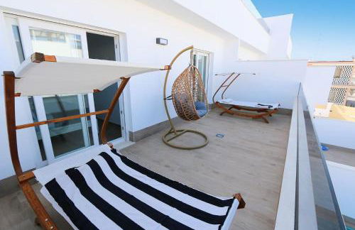 Modern home with private pool & close to the beach - Foto 22