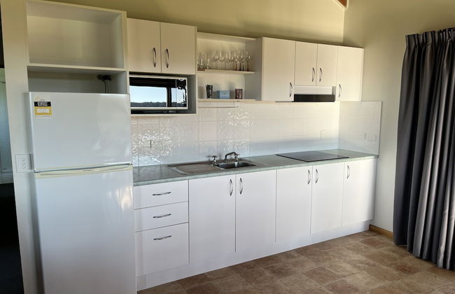 Black Bream Point Cabins - Photo 11