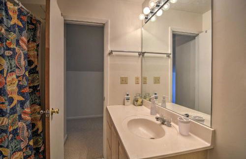 Lakefront Bellaire Getaway with Kayaks, Dock and Grill - Foto 23