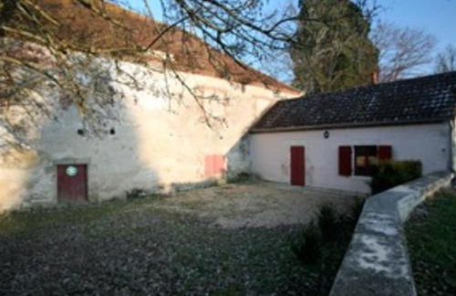 Gîte charmant au château, Le Veurdre - FR-1-489-163 - Foto 1