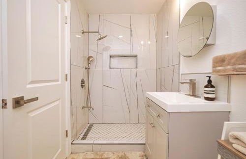 Molivu Homes Studio - PetFriendly - King Bed - W-D - Foto 16