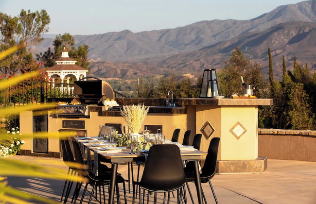 Sangiovese By Avantstay Spectacular Estate w/ Pool, Hot Tub & Putting Green - Photo 4