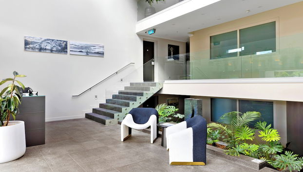 Sacred Waters - Photo 2, Réception