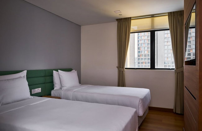Novotel Living Singapore Orchard - Photo 12