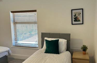 Percy House 3 bedroom contractor haven - Foto 1