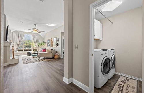 Artist Retreat at Cypress Creek - Hotub - Sleeps 9 - Photo 24