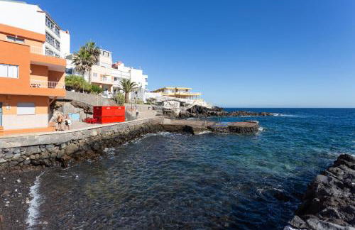 Home2Book Charming Sea Front House - Foto 33