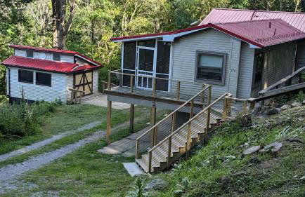 Red Roof mountain cabin with Starlink internet! - Foto 2