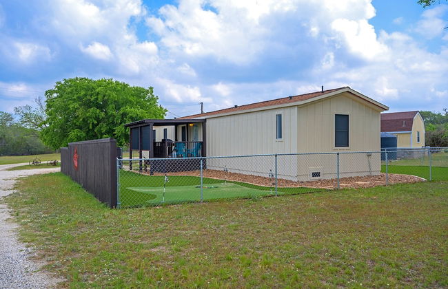 Comfort Charmmini Putting Greengame Roomgrill5 - Photo 39