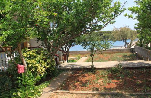 Family friendly seaside apartments Ugljan - 828 - Foto 9