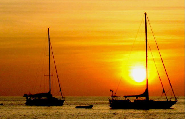 Balade en voilier au coucher de soleil - Foto 4