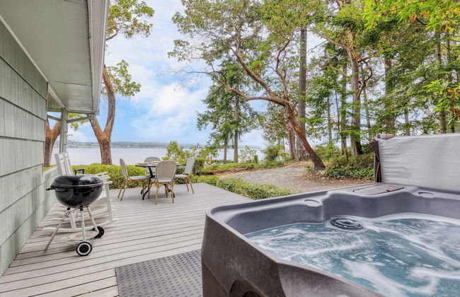 Cove Cottage by Avantstay Waterfront Views + Spa - Photo 33