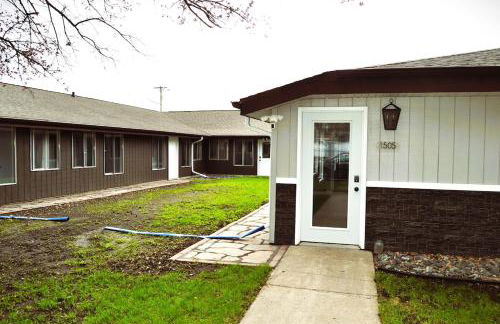 Grand Red - six-bedroom apartments near the UND campus - Foto 42