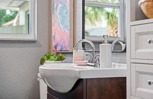 Family Friendly Home Near Beach and Downtown - Photo 11