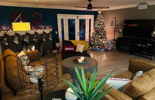 Huntington Beach, AC, Pool, Hot Tub, Detached Office, Close to Beach, Outside Entertaining Area - Photo 12