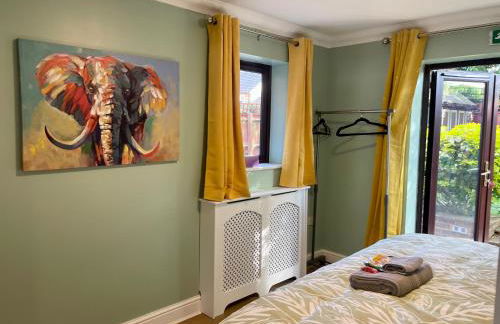 Comfy Chippenham Double Ensuite Home with Large Garden with Parking x 4 - Foto 16