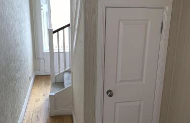 The Village Tavern Apartment - Photo 26