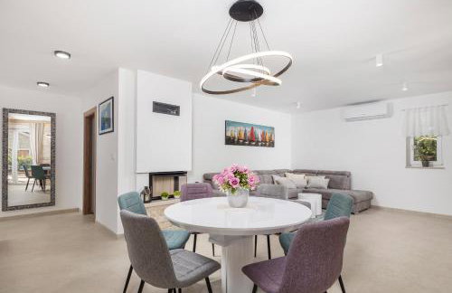 Romantic villa with pool, surrounded by nature - ID 2507 - by TRAVELER tourist agency Krk - Foto 22