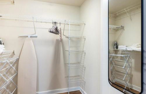 Luxury Stay-Free Parking-Amazon HQ-Nearby DC-Wifi-Pool-Gym - Photo 8