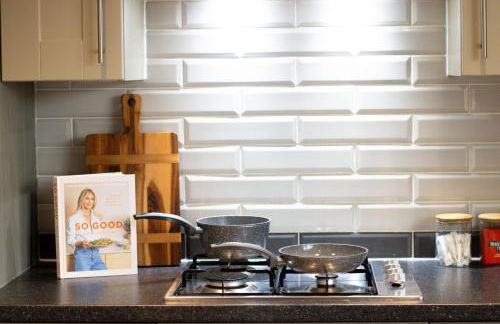 5 Bedroom House - Sleeps 10 - Parking - Trowbridge - Foto 18