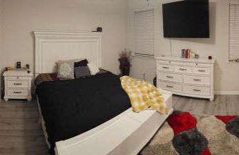 Spacious 4-bedroom house with WiFi, in peaceful Slidell with Lake in backyard - Foto 9