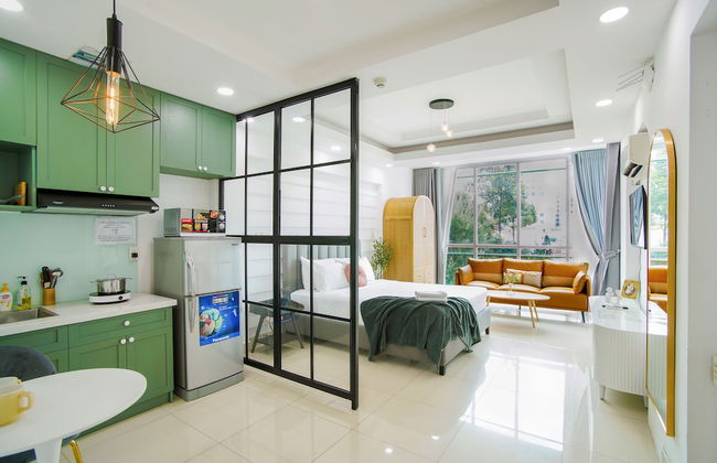 SAZI Church View Home - Free Nails/HairWash - Photo 35