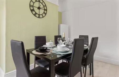 Family - Sleeps 6 - Garden - Parking - Foto 10