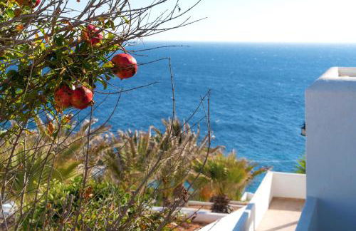 Pahivouni Studios & Suites - Photo 32