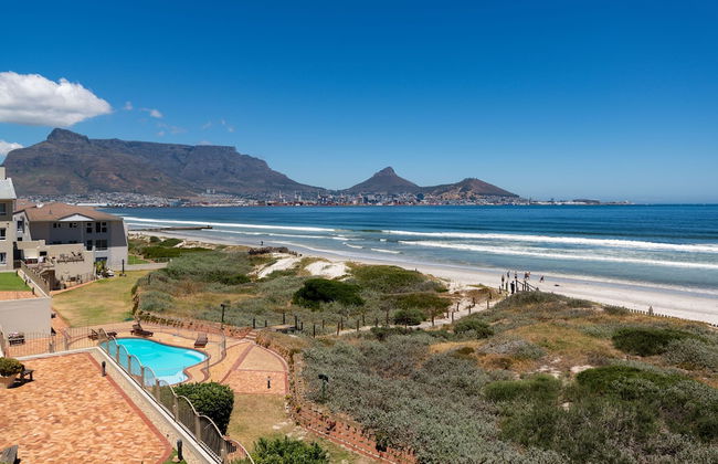 Lagoon Beach Penthouse - Photo 2