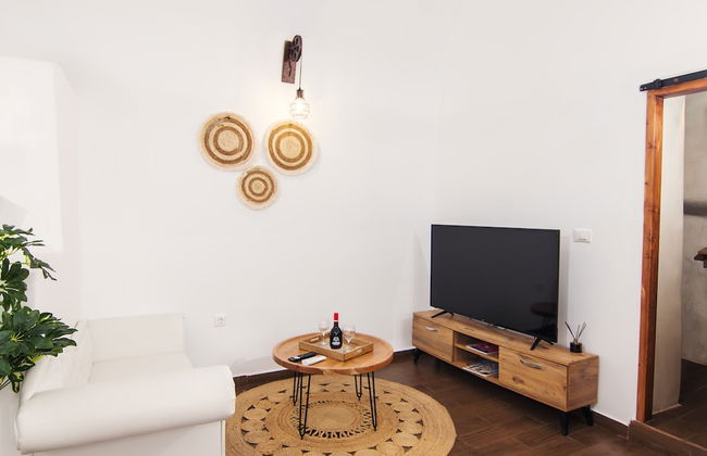 Santorini Luxury Suite w Rooftop Hottub Seaview - Foto 7