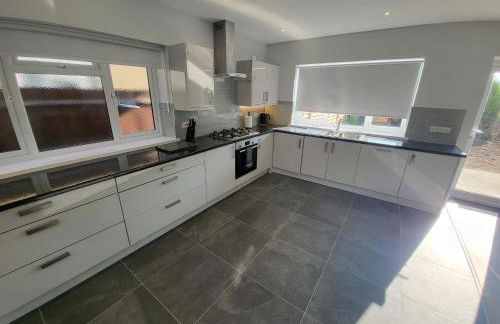 High Spec Large 6 Bedroom House! - Foto 3