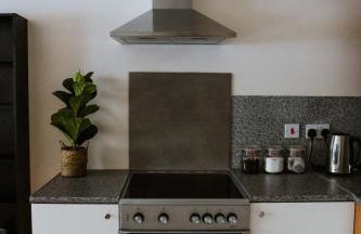 Flats near football clubs - Photo 14