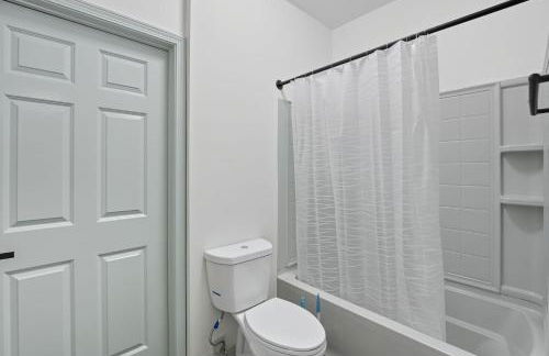 Bright & Stylish 2-Bed, 2-Bath Apartment - Foto 7