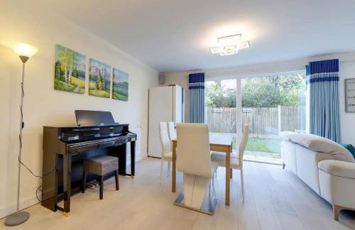 Pass the Keys 53 Austin Drive · Modern Townhouse near Addenbrookes Own Parking - Foto 15