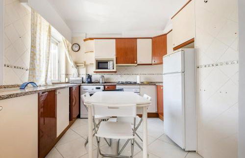 GuestReady - Enchanting Retreat in Paço de Arcos - Foto 13