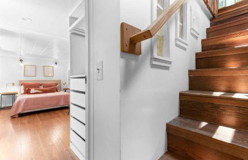 Redwood Cabin with Hot Tub Canyon View and Dogs OK - Foto 18