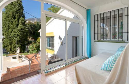 Villa with Free Heated Pool - Pass the Keys - Photo 12