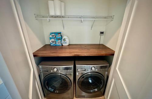 Wharf Street Coastal Escape - 3BR Old Town Luxury - Photo 6