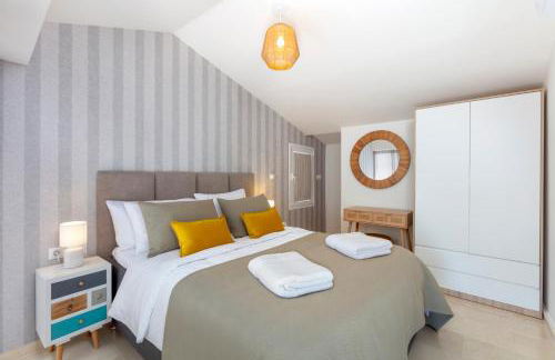 First Row Beach Villa - Photo 39