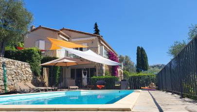 "La Colombe sous les Oliviers" Gîte jusqu'à 4 personnes - 75m2 - Sur Boooking - Rez de jardin Piscine Vue mer et lac - Foto 4